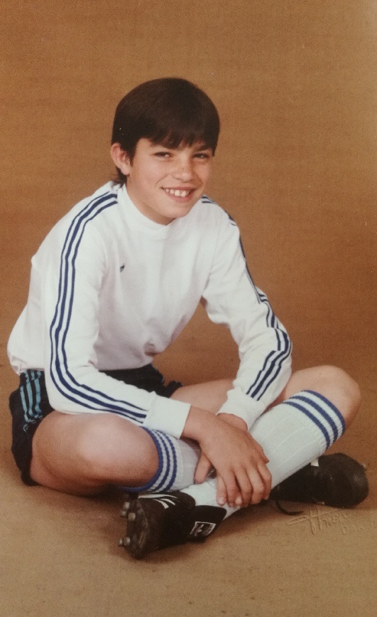 Nicolas Bernet enfant, en tenue de football